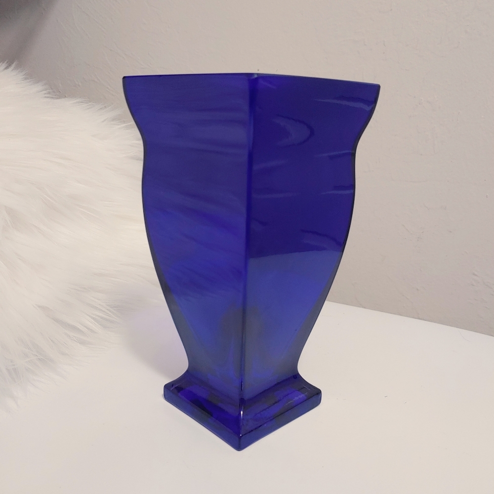 Teleflora Deep Purple Vase 7.75"